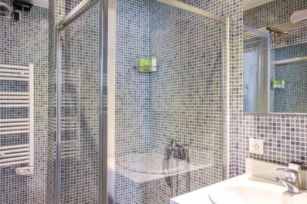 Appartement Lumineux Avec Terrasse Jardin Et Acces Piscine Villefranche-sur-Mer Eksteriør bilde