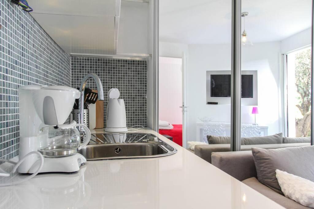 Appartement Lumineux Avec Terrasse Jardin Et Acces Piscine Villefranche-sur-Mer Eksteriør bilde